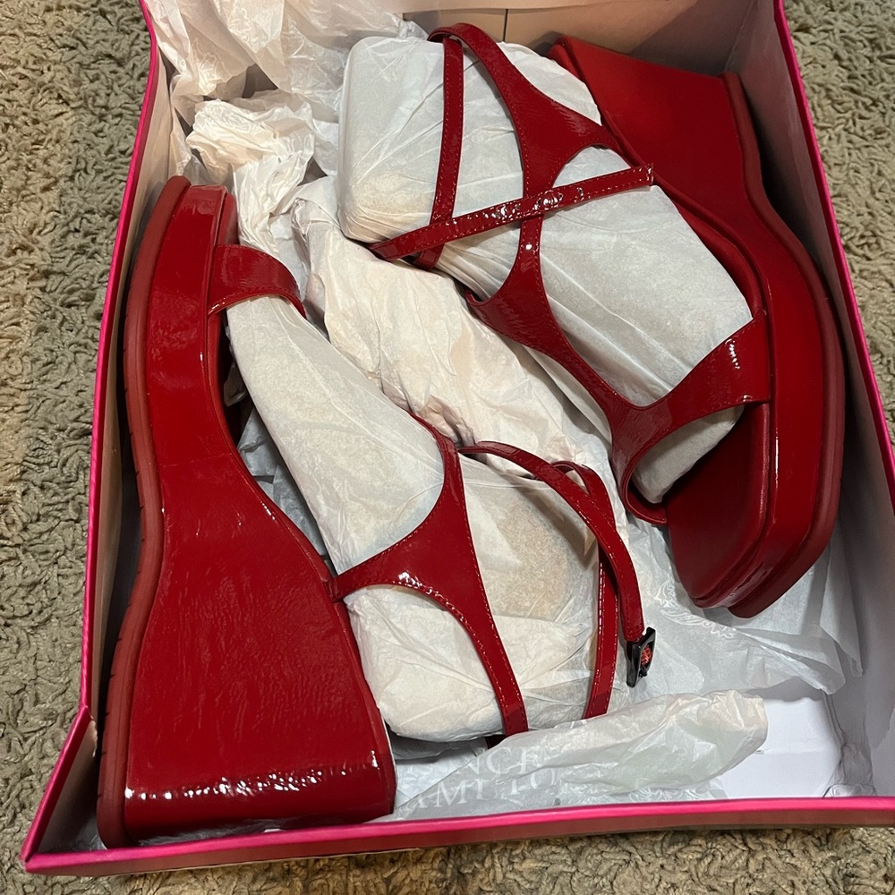 Vince Camuto fire whirl sandal